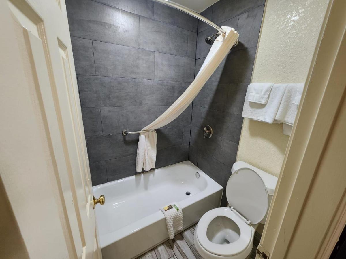 גרינסבורו Green Garden Inn מראה חיצוני תמונה