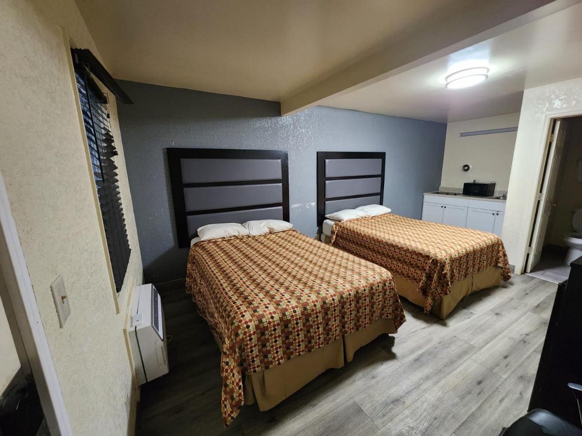 גרינסבורו Green Garden Inn מראה חיצוני תמונה